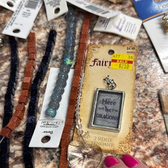 Assorted Jewelry Making Supplies - Picture 4 of 6